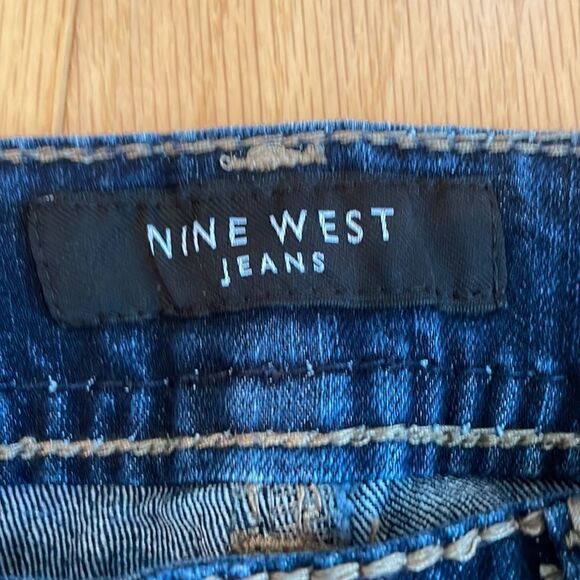 Nine West Jeans Flaired leg  Women's Size 8 - Picture 5 of 6